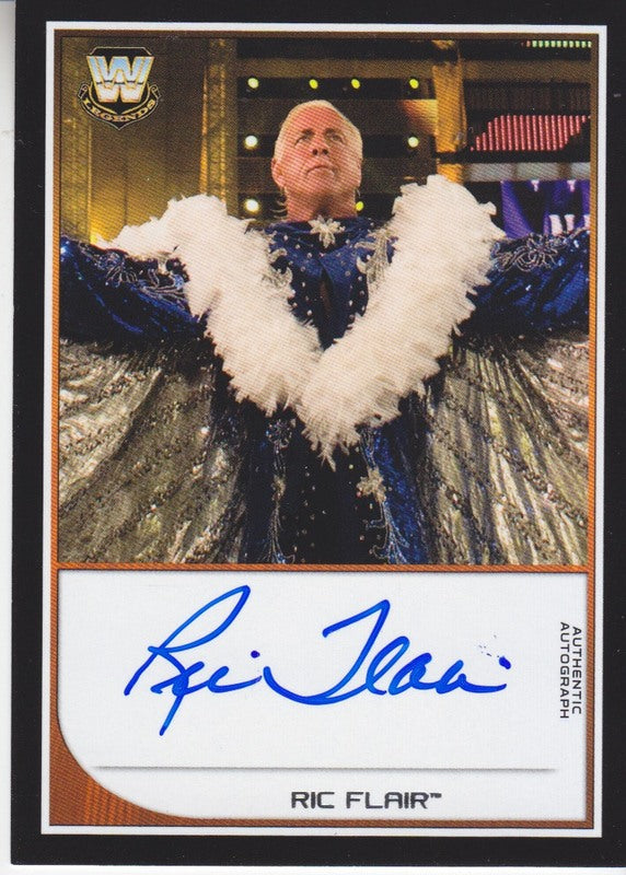 2016 WWE Topps Road to Wrestlemania Ric Flair Autograph 2017 approx value:$50 PW Catalog