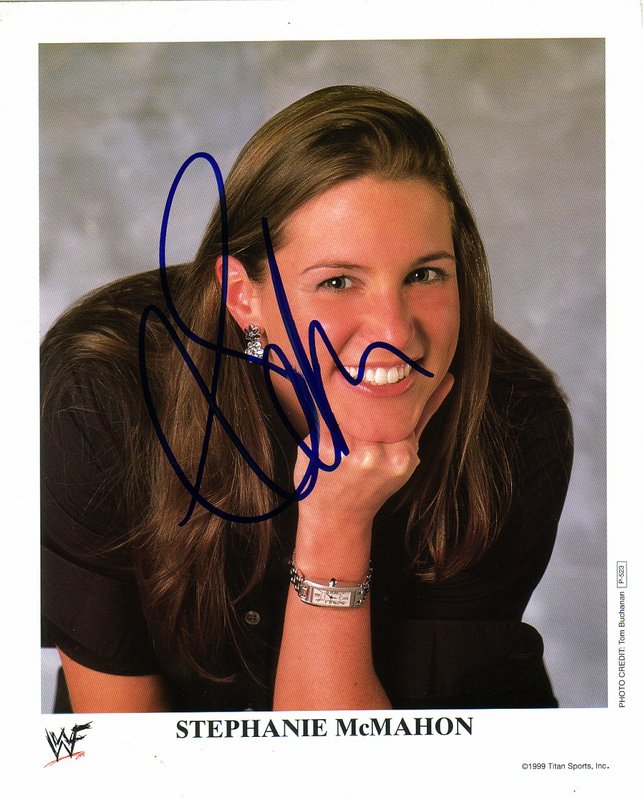 1999 Stephanie McMahon P523a debut signed Color PW Catalog 1999 Stephanie McMahon P523a debut signed Color PW Catalog