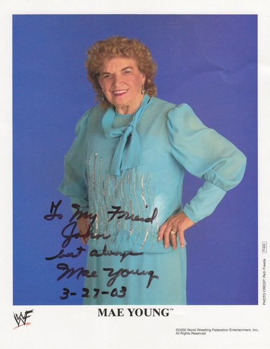 2000 Mae Young P605 (signed) color PW Catalog