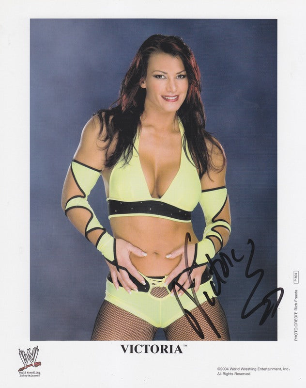 2004 Victoria P894 (signed) color PW Catalog