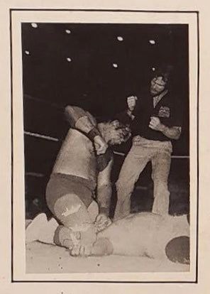 Lawler vs. Dundee trading card PW Catalog