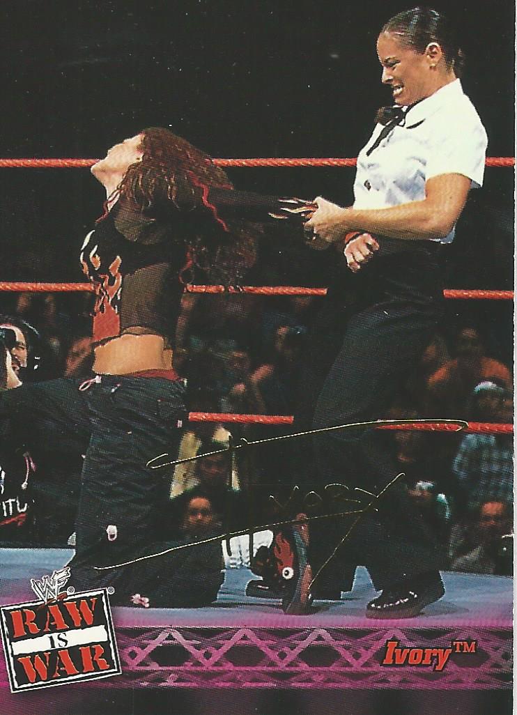 WWF Fleer Raw 2001 Ivory #16