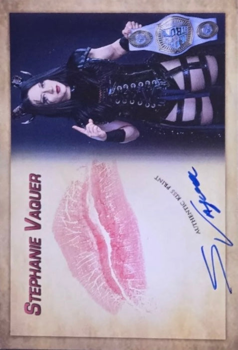 Stephanie Vaquer trading card PW Catalog