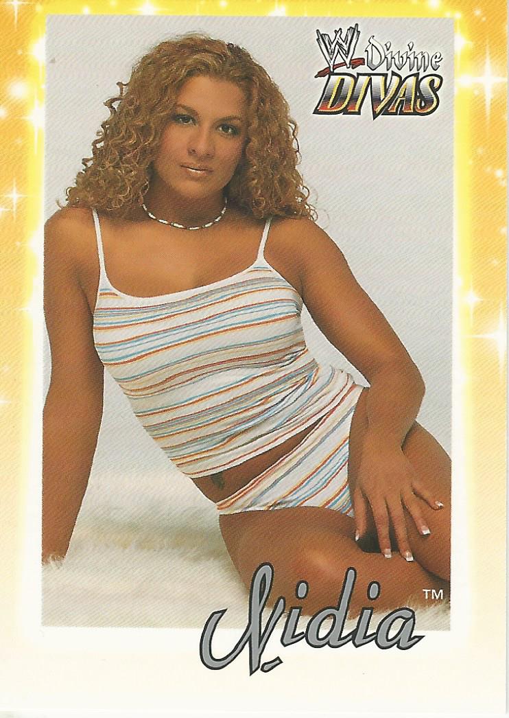 WWE Fleer Divine Divas 2003 Nidia #32