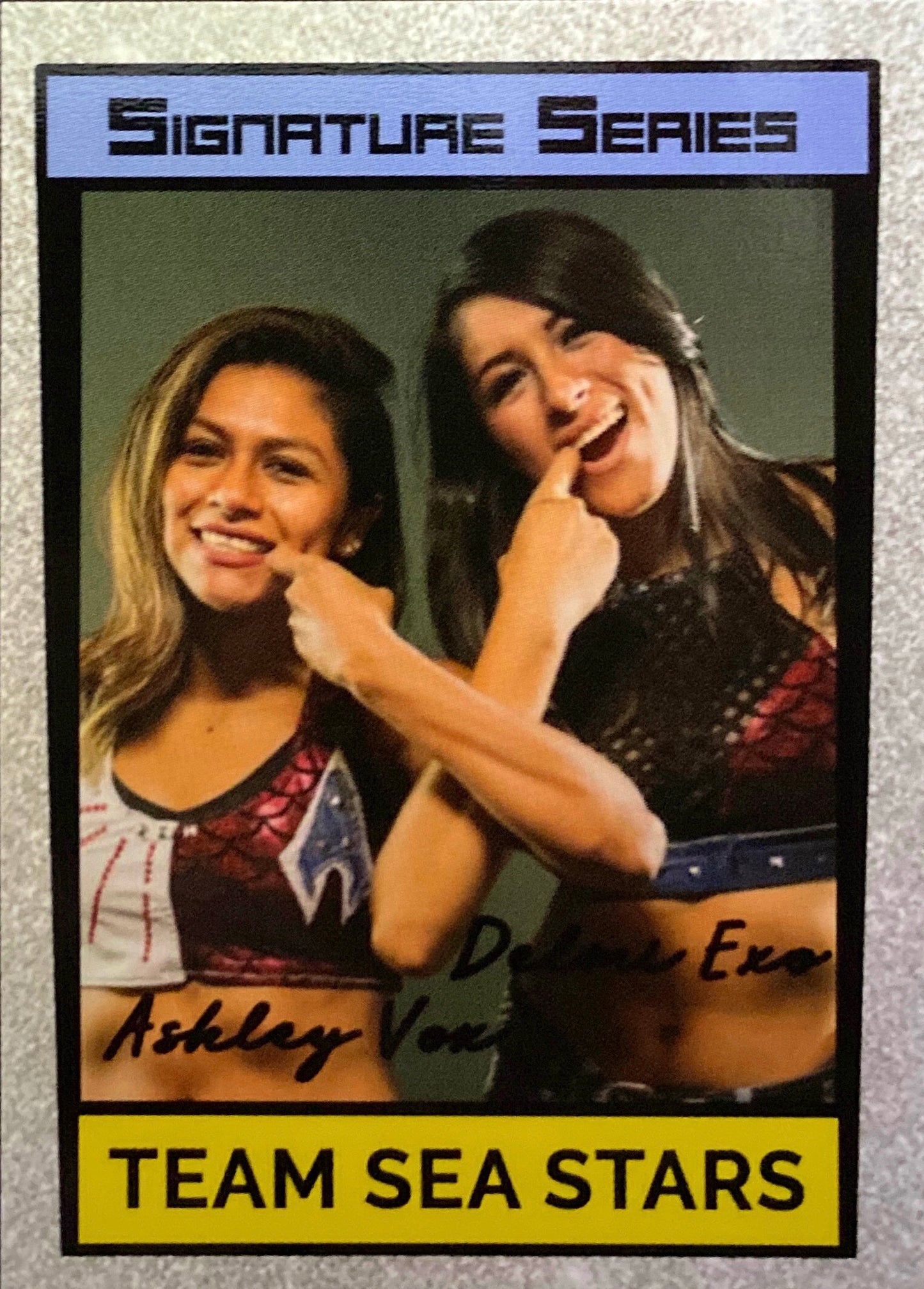 Team Sea Stars: Delmi EXO & Ashley VOX