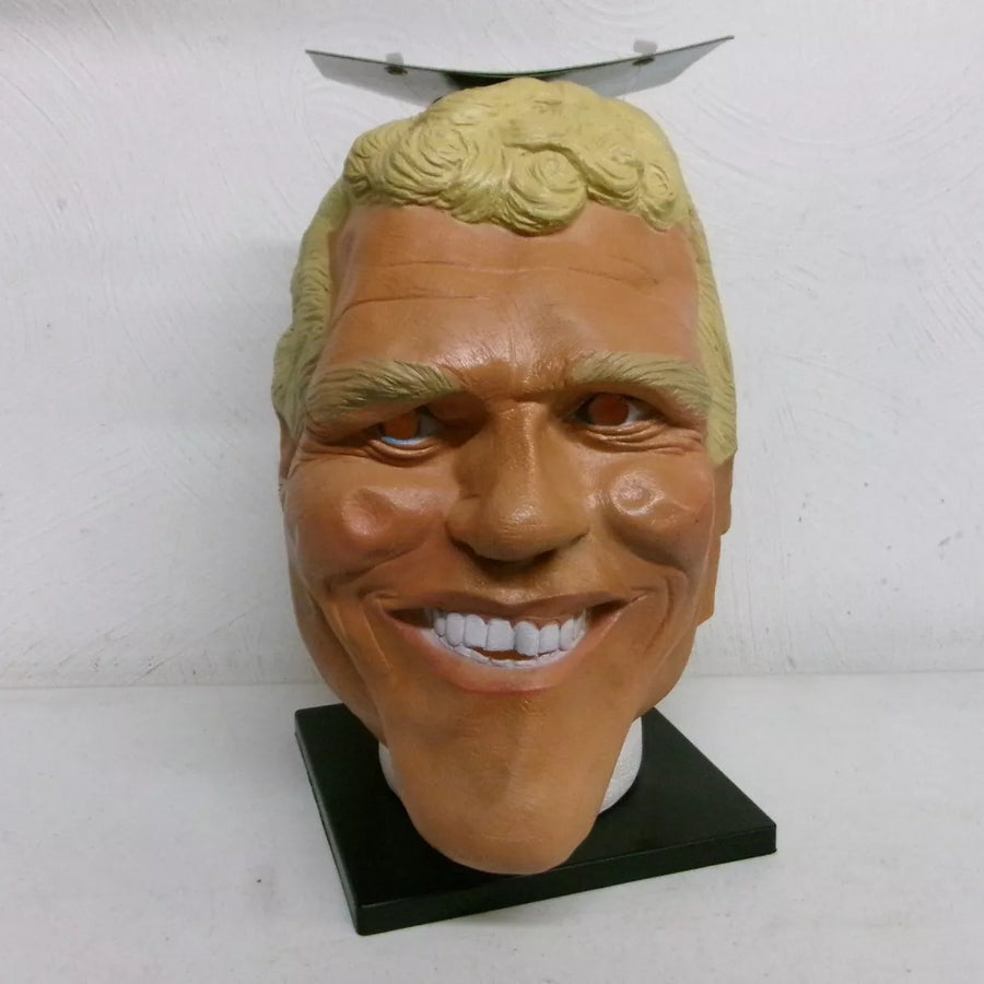 WWF Sycho Sid Mask by Cesar 1999 PWcatalog