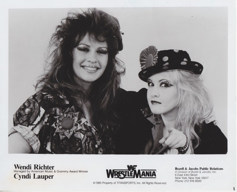 1985 Wendi Richter w/Cindi Lauper Wrestlemania 1 PWcatalog