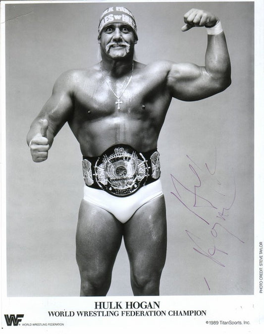 1989 WWF CHAMPION Hulk Hogan (Signed)