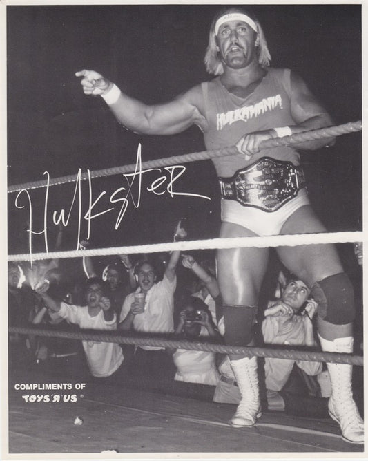 WWF-Promo-Photos1985-LJN/Toys-R-Us-Hulk-Hogan-pre-printed-autograph-