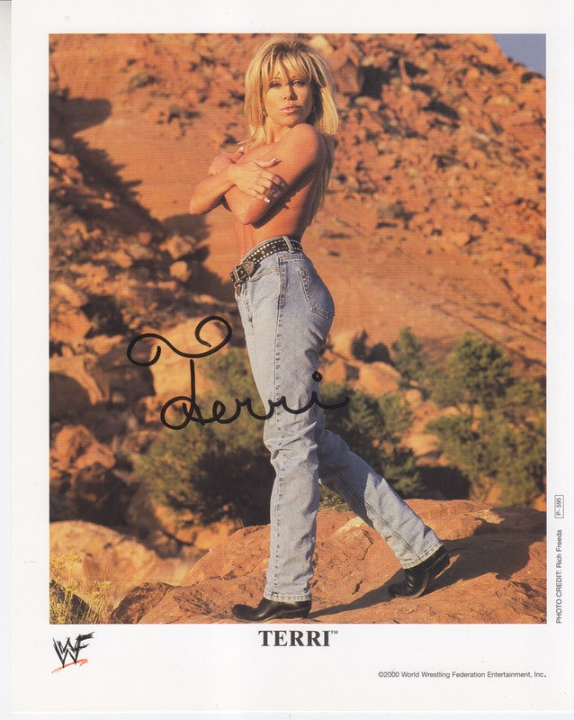 2000 Terri (signed) P595 color PW Catalog